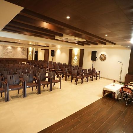 Sri Ambal Grand Hotel Virudunagar Exterior photo