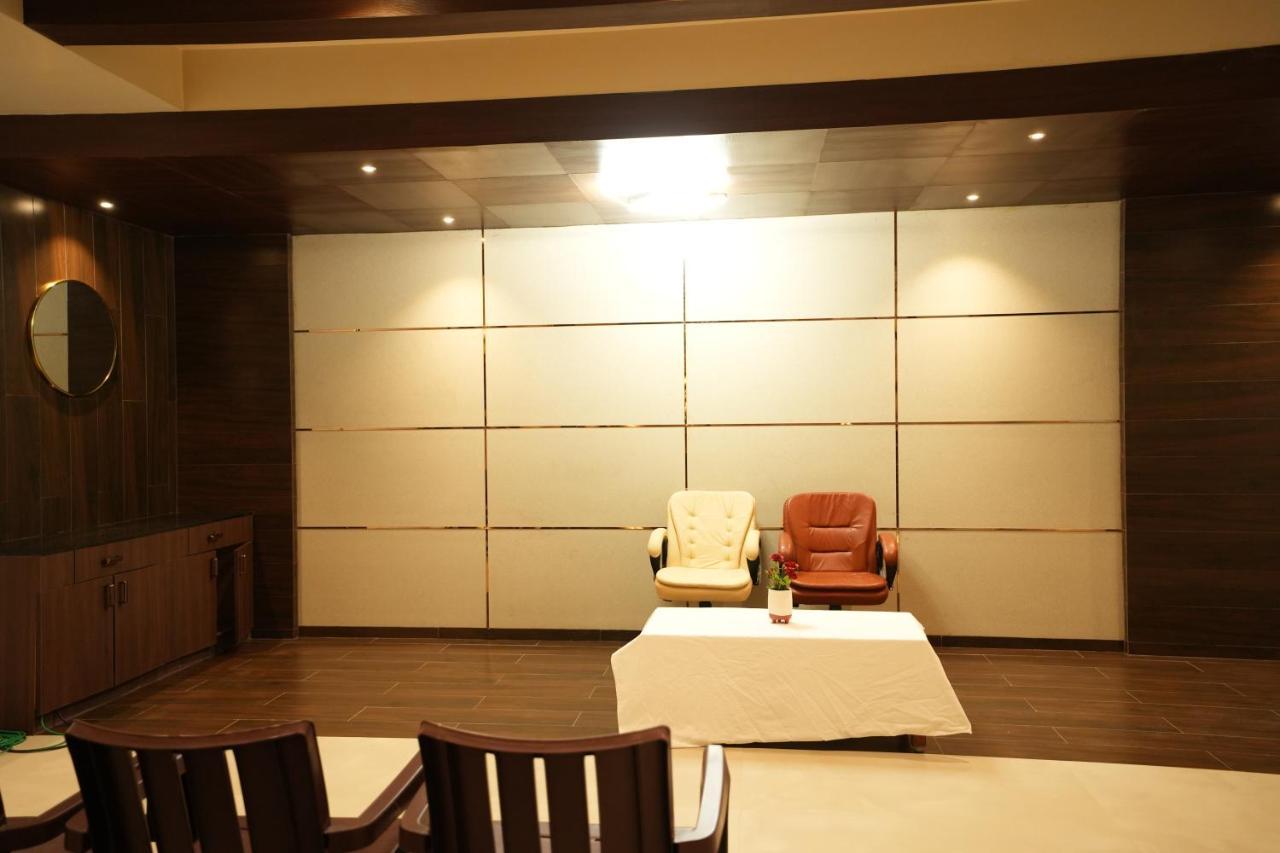 Sri Ambal Grand Hotel Virudunagar Exterior photo
