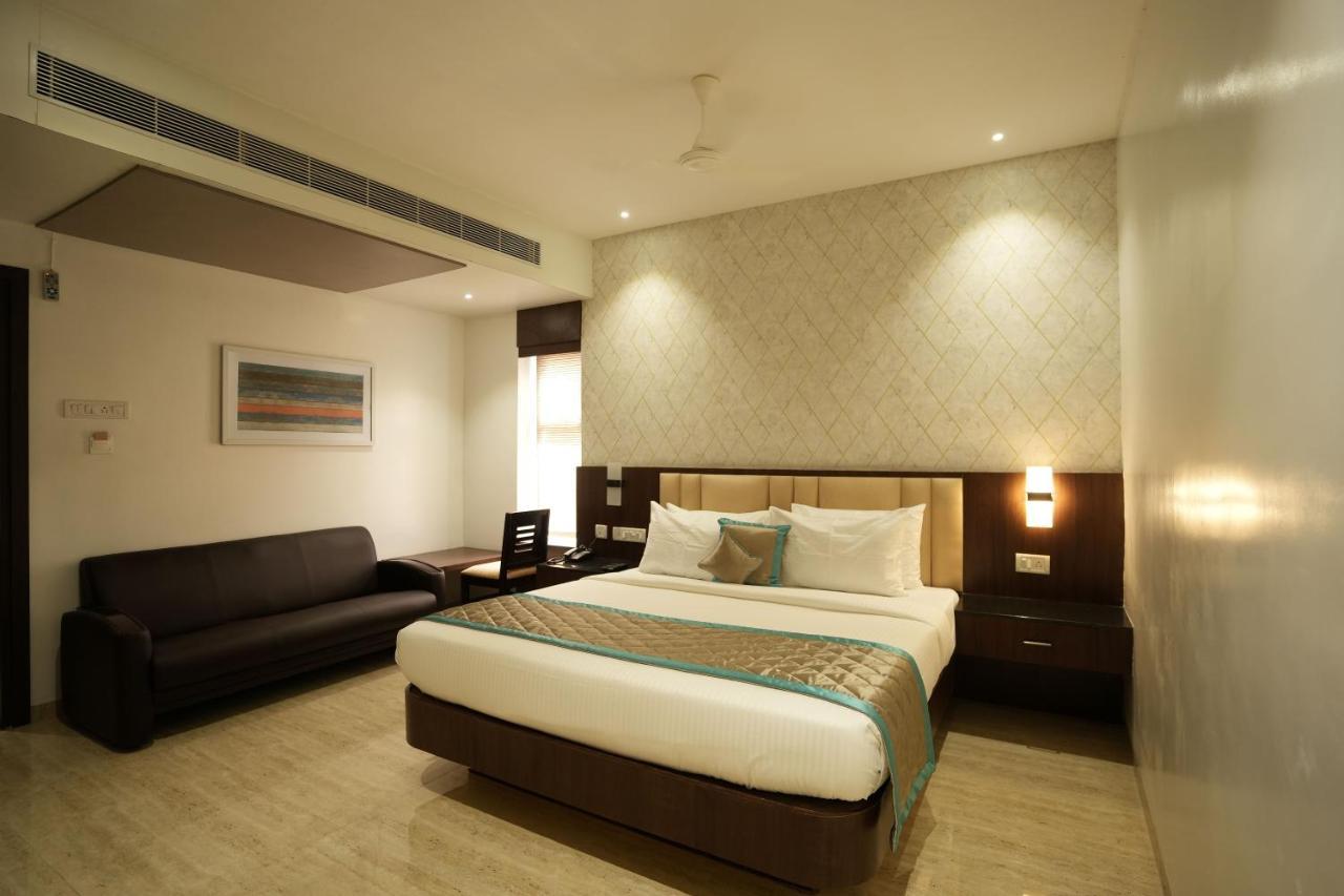 Sri Ambal Grand Hotel Virudunagar Exterior photo