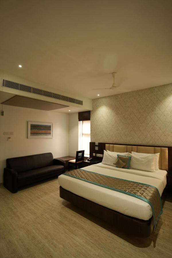 Sri Ambal Grand Hotel Virudunagar Exterior photo